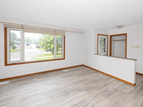 334 Lambton Cres, Thunder Bay, ON 