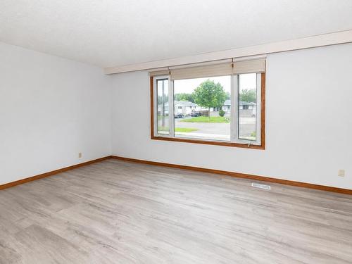 334 Lambton Cres, Thunder Bay, ON 