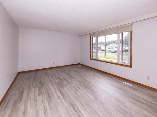334 Lambton Cres, Thunder Bay, ON 
