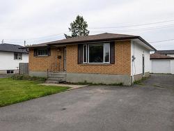 334 Lambton Cres  Thunder Bay, ON P7C 5L8