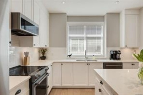 #3-10480 Resthaven Dr, Sidney, BC 