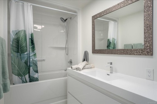 11041 Chemainus Rd, Ladysmith, BC 