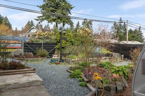 11041 Chemainus Rd, Ladysmith, BC 