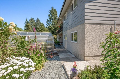 11041 Chemainus Rd, Ladysmith, BC 