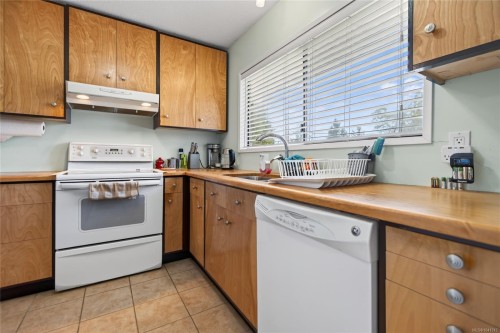 1663 Belair Rd, Comox, BC 