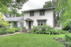 344 Maplewood AVE  Winnipeg, MB R3L 1A9
