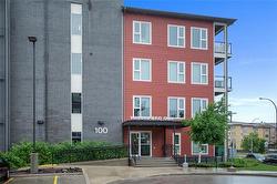 302-100 Waterford Green CM  Winnipeg, MB R2R 2X8