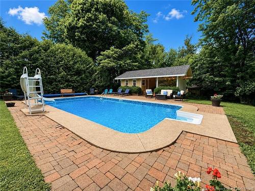 249 Glengarry Pl, Fredericton, NB 