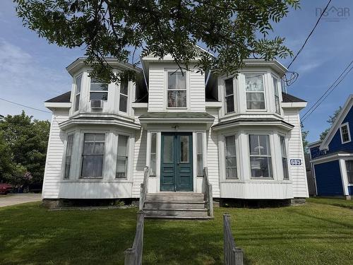 685 Main Street, Yarmouth, NS 
