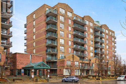 902 - 45 HOLLAND AVENUE  Ottawa, ON K1Y 4S3
