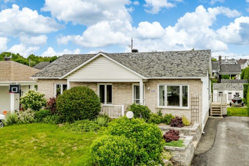 130 Rue des Saphirs  Sherbrooke (Fleurimont), QC J1G 4Z1