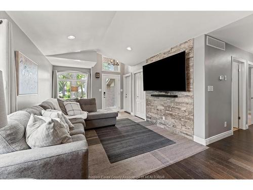 2498 Bernard, Windsor, ON 