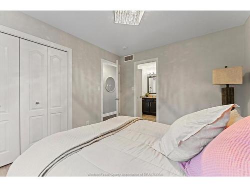 2498 Bernard, Windsor, ON 