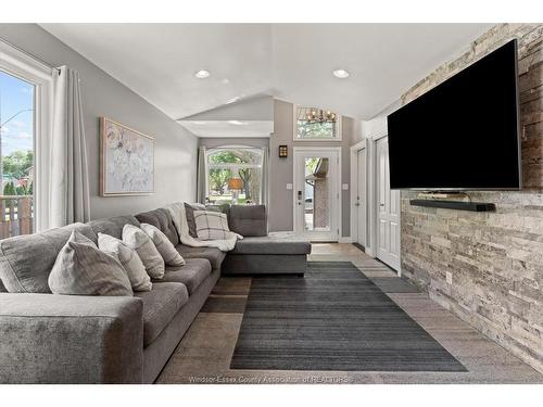 2498 Bernard, Windsor, ON 