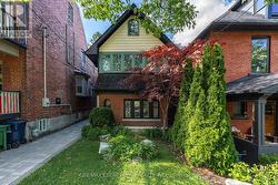 225 OAKMOUNT ROAD Toronto, ON M6P 3K3