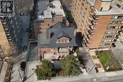 106 - 212 ST. GEORGE STREET Toronto, ON M5R 2N5