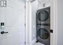 Mn flr laundry w sink, garage access & w/o to pool - 