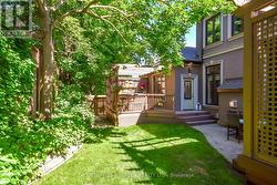 Hot tub and yard! - 