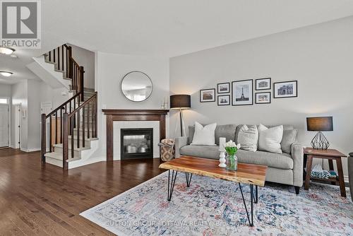 711 Hazelnut Crescent, Ottawa, ON 