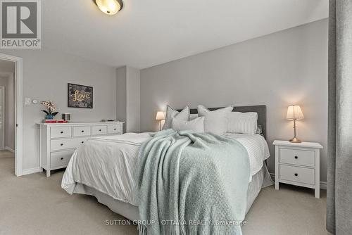 711 Hazelnut Crescent, Ottawa, ON 