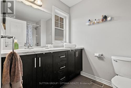 711 Hazelnut Crescent, Ottawa, ON 