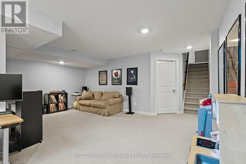 711 Hazelnut Crescent, Ottawa, ON 