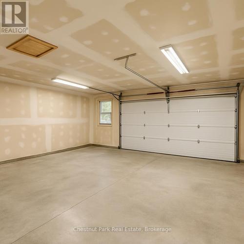 AI removed contents from garage - 37 Rose Drive, Kearney, ON 