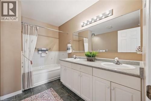 658 Ellesmere Court, Waterloo, ON 