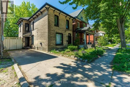 29 ARTHUR STREET  Brantford, ON N3S 3H4