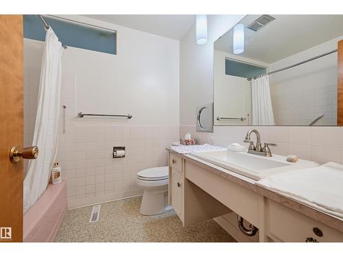 8723 137 St Nw, Edmonton, AB 