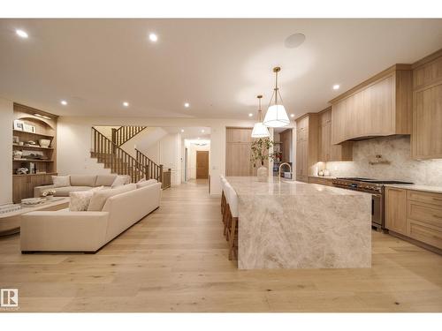 7308 Ada Bv Nw, Edmonton, AB 
