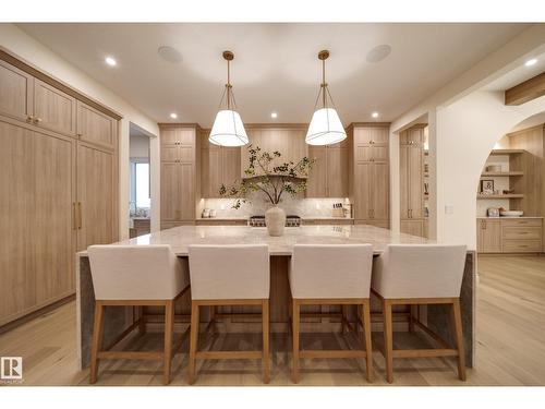 7308 Ada Bv Nw, Edmonton, AB 
