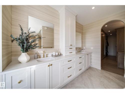 7308 Ada Bv Nw, Edmonton, AB 