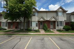 8 - 50 CHAPMAN COURT  London North (North I), ON N6G 5E1