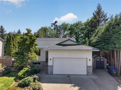 505 ROBERTSON Pl Courtenay, BC V9N 8W5