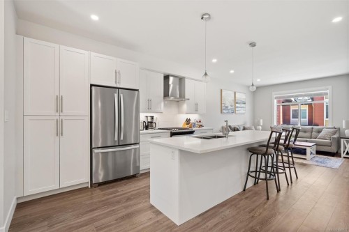 607 Selwyn Close, Langford, BC 