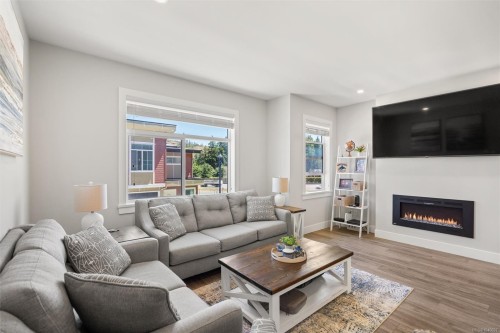 607 Selwyn Close, Langford, BC 