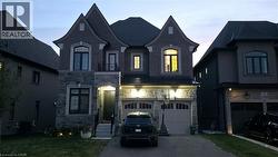18 CASAVANT Court Maple, ON L6A 5A5