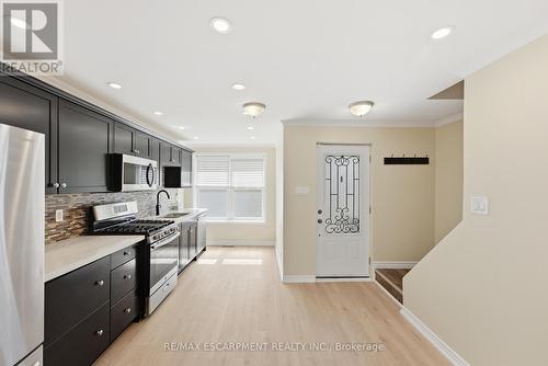 Kitchen / Dining area - 309 Cope Street, Hamilton, ON - Indoor Photo Showing Kitchen