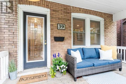39 East Bend Avenue S, Hamilton, ON 