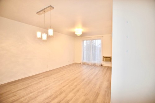 Living Room - 406-6840 Av. Fielding, Montréal (Côte-Des-Neiges/Notre-Dame-De-Grâce), QC 
