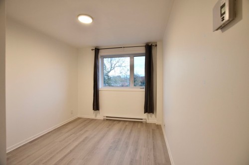 Bedroom - 406-6840 Av. Fielding, Montréal (Côte-Des-Neiges/Notre-Dame-De-Grâce), QC 