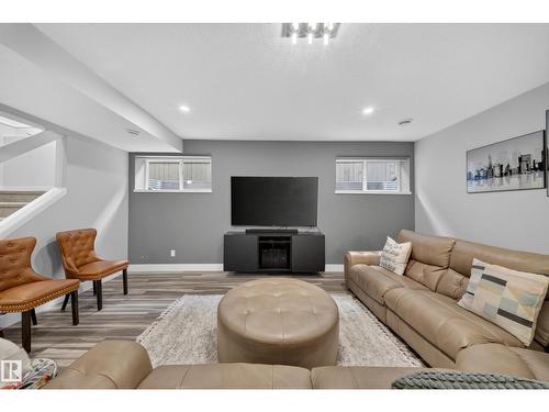 4407 Westcliff Cl Sw, Edmonton, AB 
