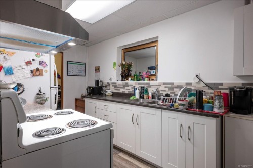 671 Beaconsfield Rd, Nanaimo, BC 