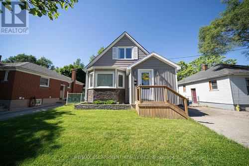 32 ELMWOOD AVENUE  Brantford, ON N3R 2J8