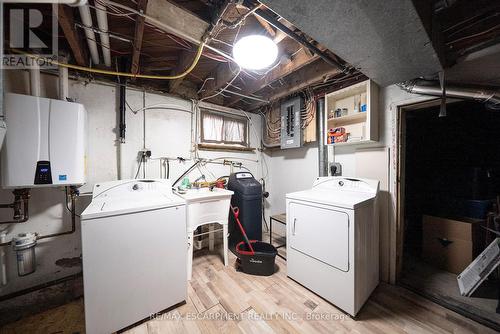 32 Elmwood Avenue, Brantford, ON 