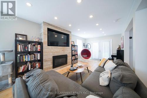 32 Elmwood Avenue, Brantford, ON 