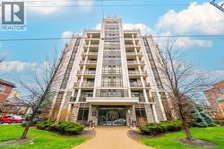 90 CHARLTON Avenue W Unit# 502  Hamilton, ON L8P 2C3