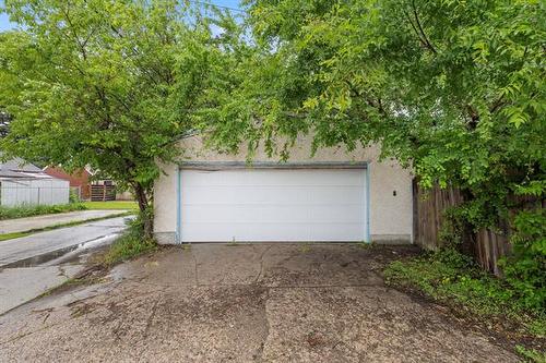 1376 Pritchard Ave, Winnipeg, MB 