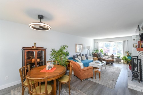 #205-2250 Manor Pl, Comox, BC 